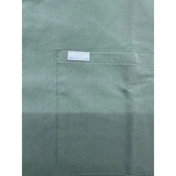 NWOT Figs Leon Three Pocket Scrub Top Mens Size 3XL Olive Medical Short Sleeve - Picture 3 of 5